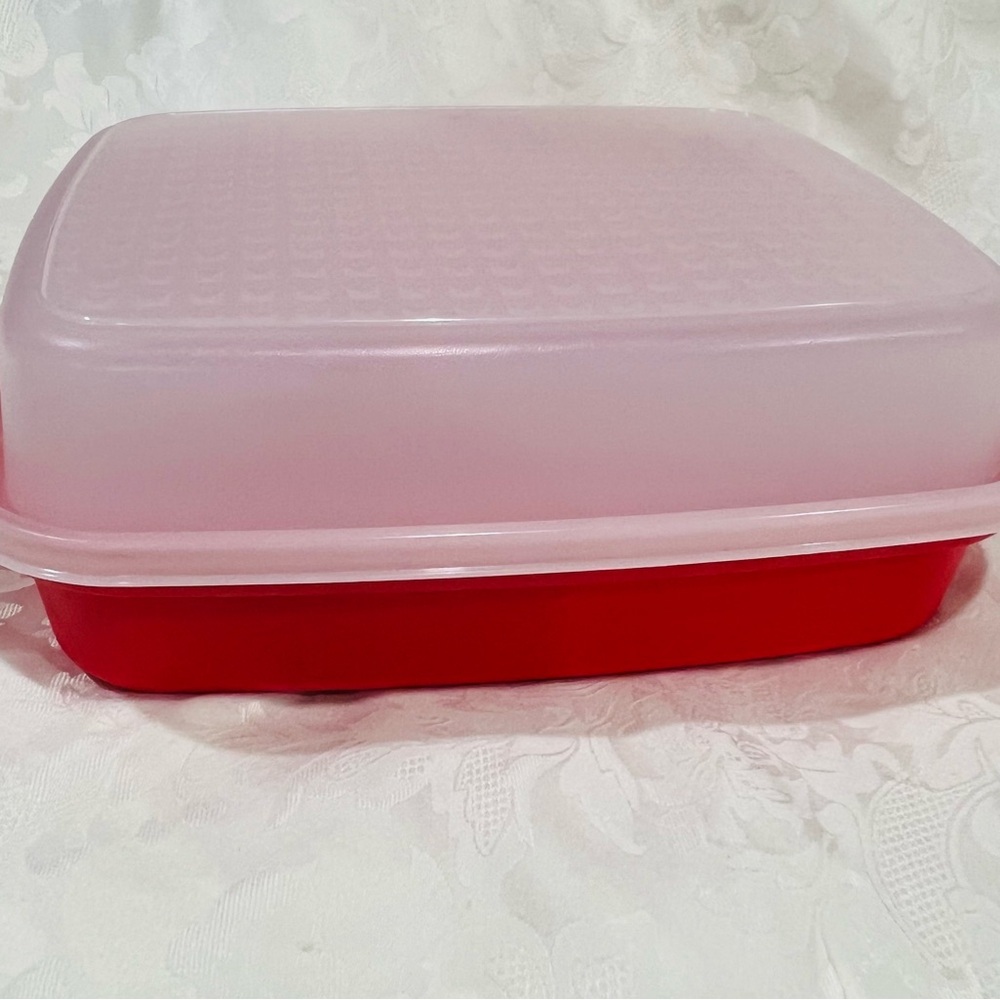 NEW in package Tupperware Season Serve Container, 2 pieces - Picture 5 of 14